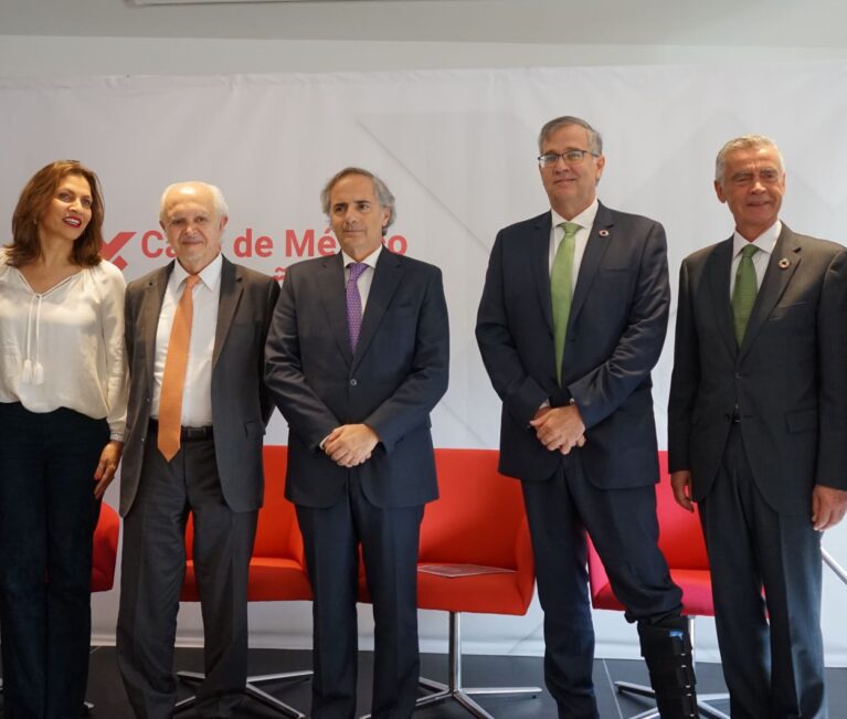 Mario Molina e Iñigo Losada protagonizan un debate sobre el cambio climático celebrado en Casa de México en España