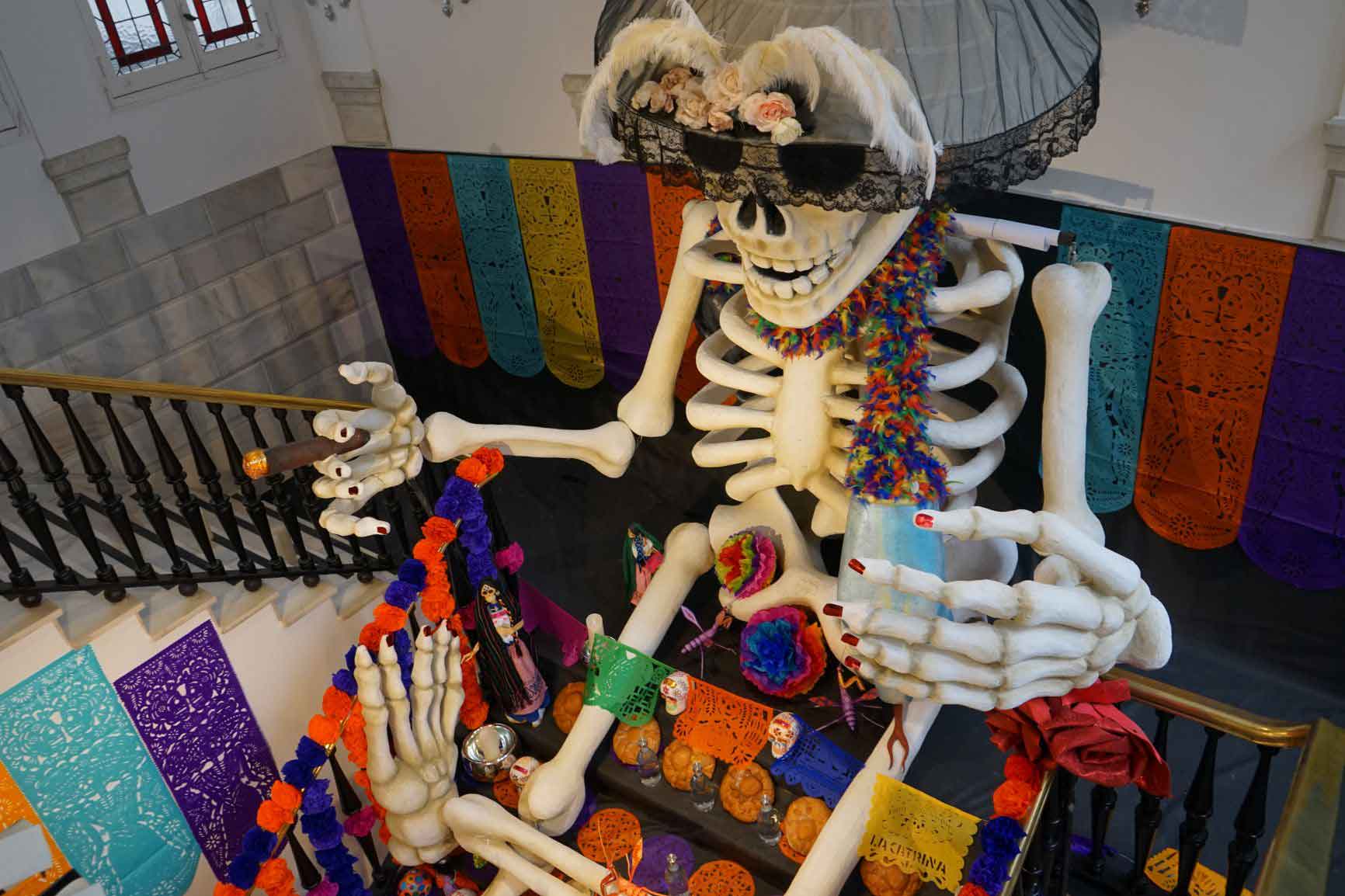 MEGA altar de muertos de Casa de México en España