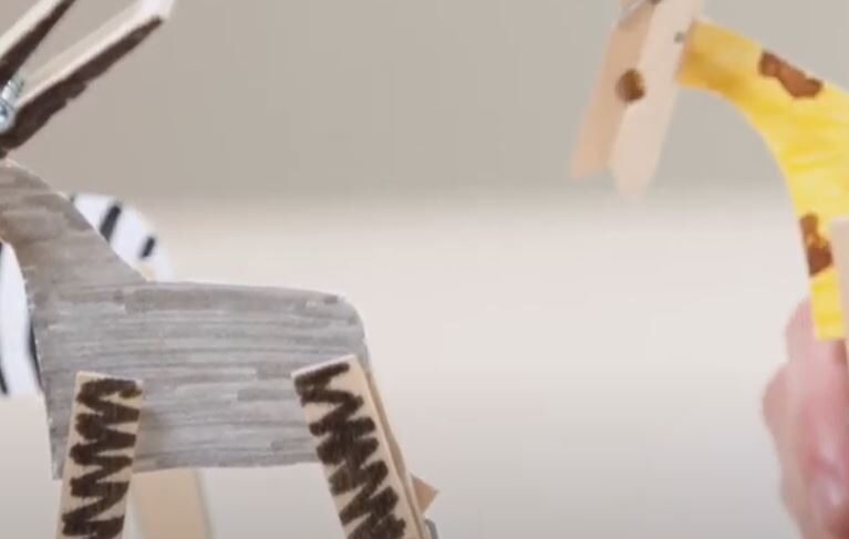 Taller infantil manualidades animales Casa de México en España