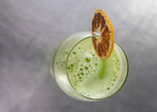 AGUA DE LIMÓN CON ALBAHACA AGUA DE LIMÓN CON ALBAHACA