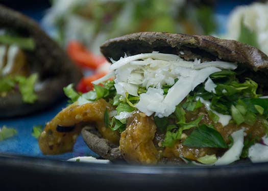 GORDITAS DE CHICHARRÓN EN SALSA GORDITAS DE CHICHARRÓN EN SALSA