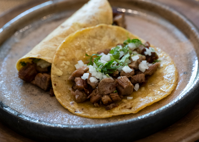 TACO DE SUADERO CON SALSA DE AGUACATE