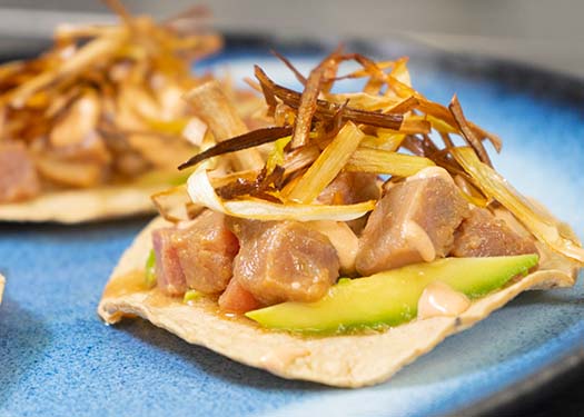 TOSTADAS DE ATÚN ROJO TOSTADAS DE ATÚN ROJO