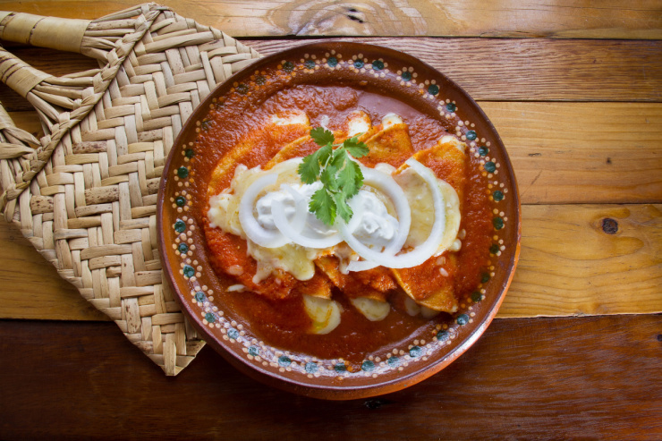 Enchiladas rojas de calabacitas y pollo 