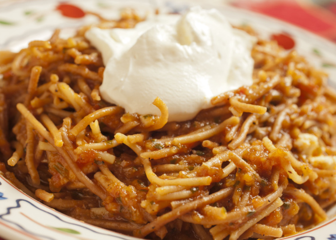 Fideo seco en salsa verde