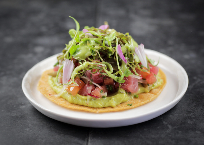 Tostaditas de atún estilo baja