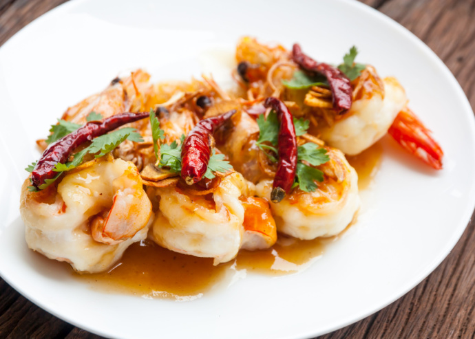 Camarones con salsa de tamarindo y mezcal Camarones con salsa de tamarindo y mezcal