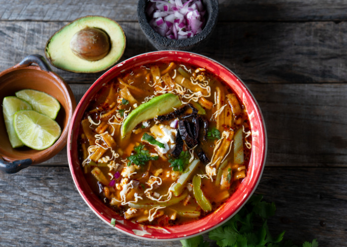 Sopa de nopales con huevo Sopa de nopales con huevo