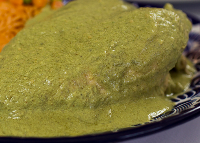 Carrillera de mole verde con puré de boniato 