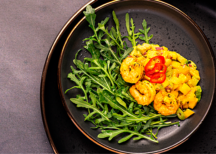 Camarones con salsa de chile ancho y mango