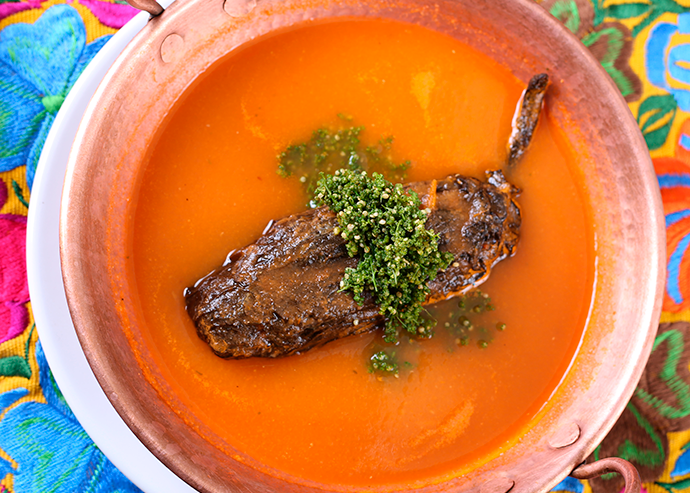 Chile ancho relleno y mole de cacahuate Chile ancho relleno y mole de cacahuate
