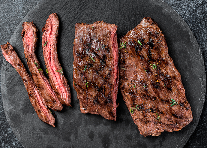 Arrachera asada con salsa de limón y chile serrano 