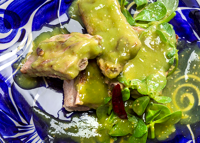 Cerdo al limón con chile verde 