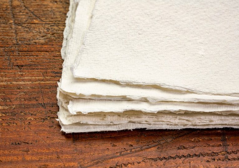 Hecho a mano | Taller de elaboración de pliegos de papel amate