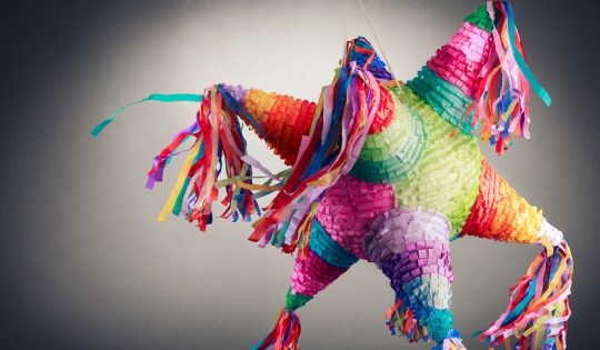 «Dale, dale, dale…» Curso de piñatas | Hecho a Mano