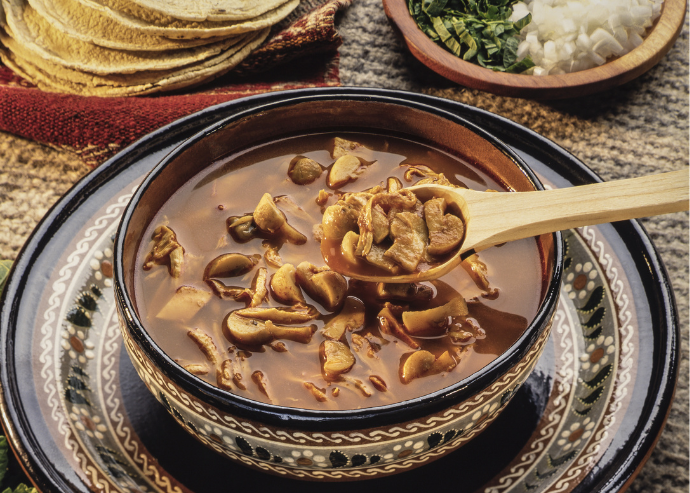 Sopa de tortilla con hongos