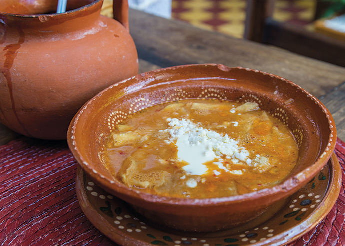 Sopa tarasca picante