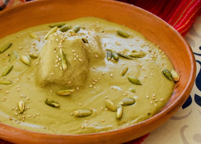 Mole verde de costilla con ejotes