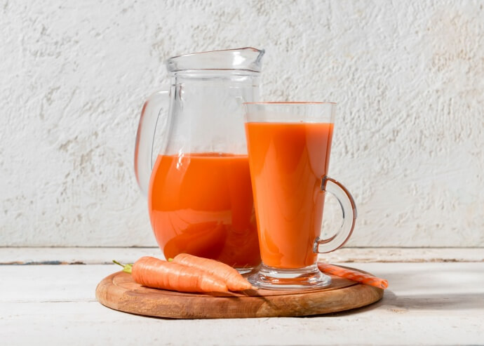 Agua de zanahoria, canela, cúrcuma y naranja