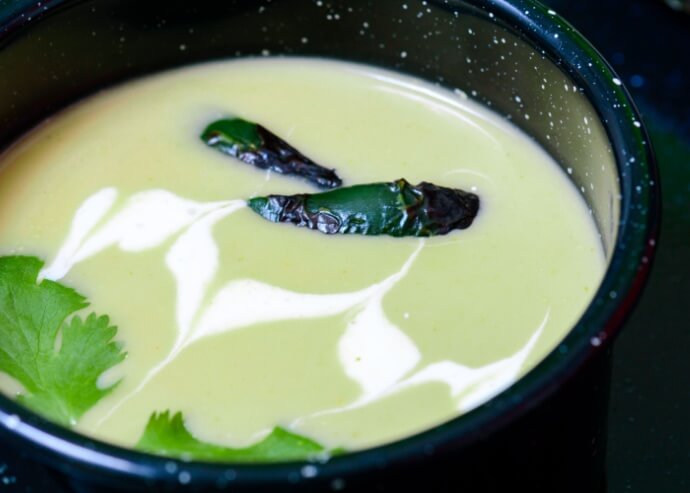 Crema de poblano con elote