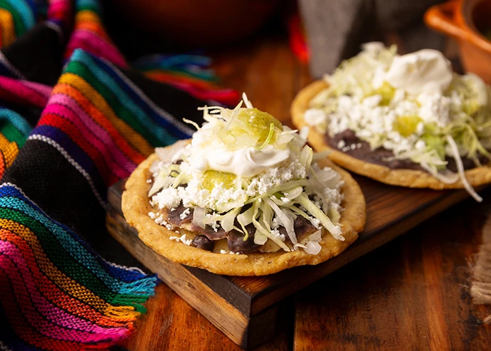 Sopes de chorizo verde