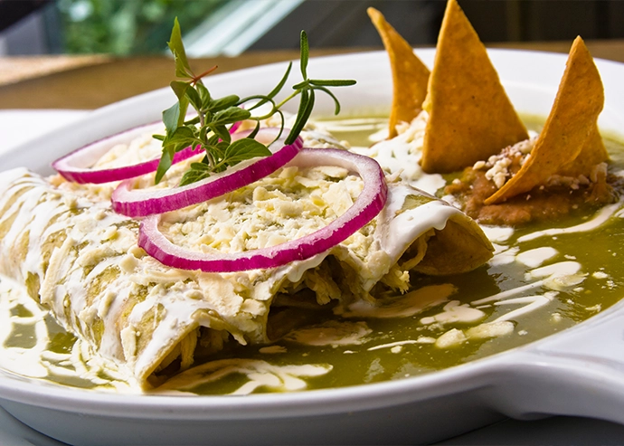 Enchiladas de pollo en salsa Verde