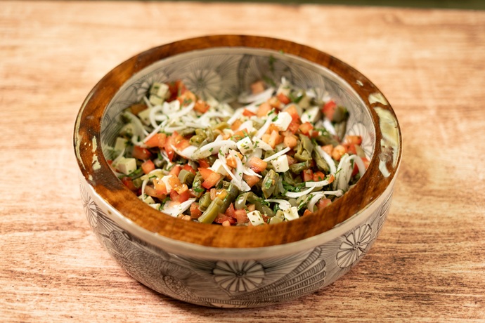 Ensalada de nopales con queso fresco