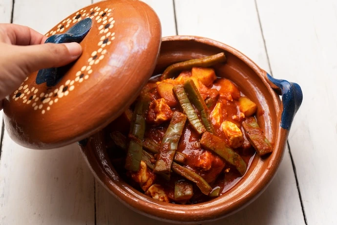 Nopales con chile seco