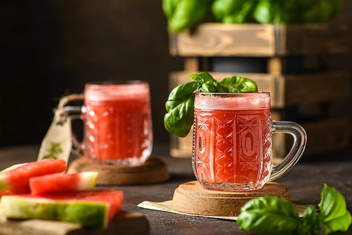 Agua de sandía con albahaca