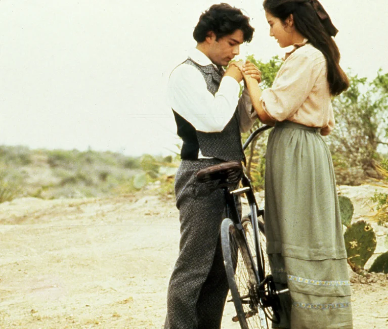 Corte y queda: cine y moda en México (1947-2019) | Como agua para chocolate