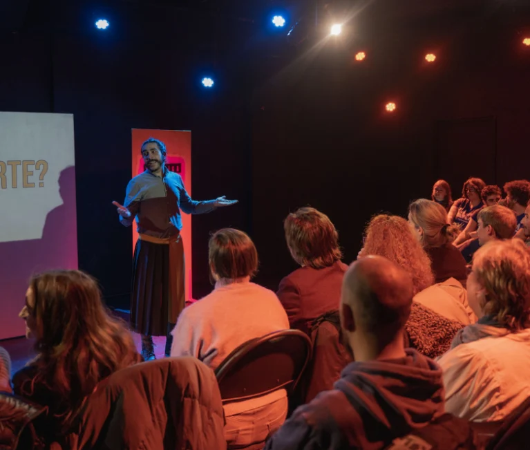 Visitas Xtraordinarias | Show-debate de arte en sala por Estética Pensante