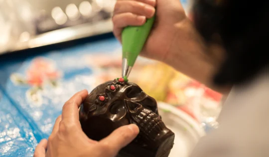 Altar de muertos 2026 | Taller de calaveras de chocolate: Sabores de Día de Muertos