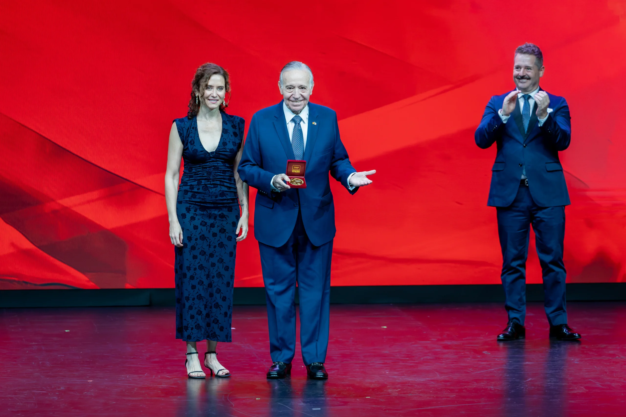 Valentín Diez Morodo, Isabel Diaz Ayuso y Mariano de Paco Serrano